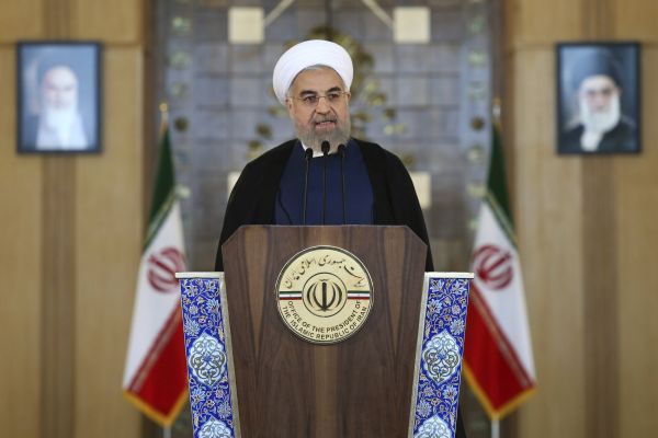 J&aacute;dro oslav&iacute;me. &Iacute;r&aacute;nsk&yacute; prezident R&uacute;h&aacute;n&iacute; dohodu uv&iacute;tal. V zemi se �ekaj&iacute; oslavy kompromisu, kter&yacute; je prezentov&aacute;n jako "velmi dobr&yacute;" pro &Iacute;r&aacute;n.