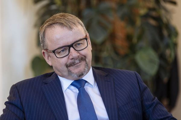 Ministr dopravy Dan �ok (ANO) po�&aacute;dal sv&eacute;ho stranick&eacute;ho kolegu a ministra financ&iacute; Ivana Piln&eacute;ho, aby nav&yacute;&scaron;il rozpo�et resortu. Jinak podle n�j nebude mo�n&eacute; pokr&yacute;t stavby chystan&eacute; na p�&iacute;&scaron;t&iacute; rok.