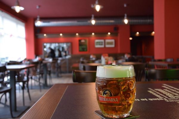 Ostrav&aacute;rna, restaurace