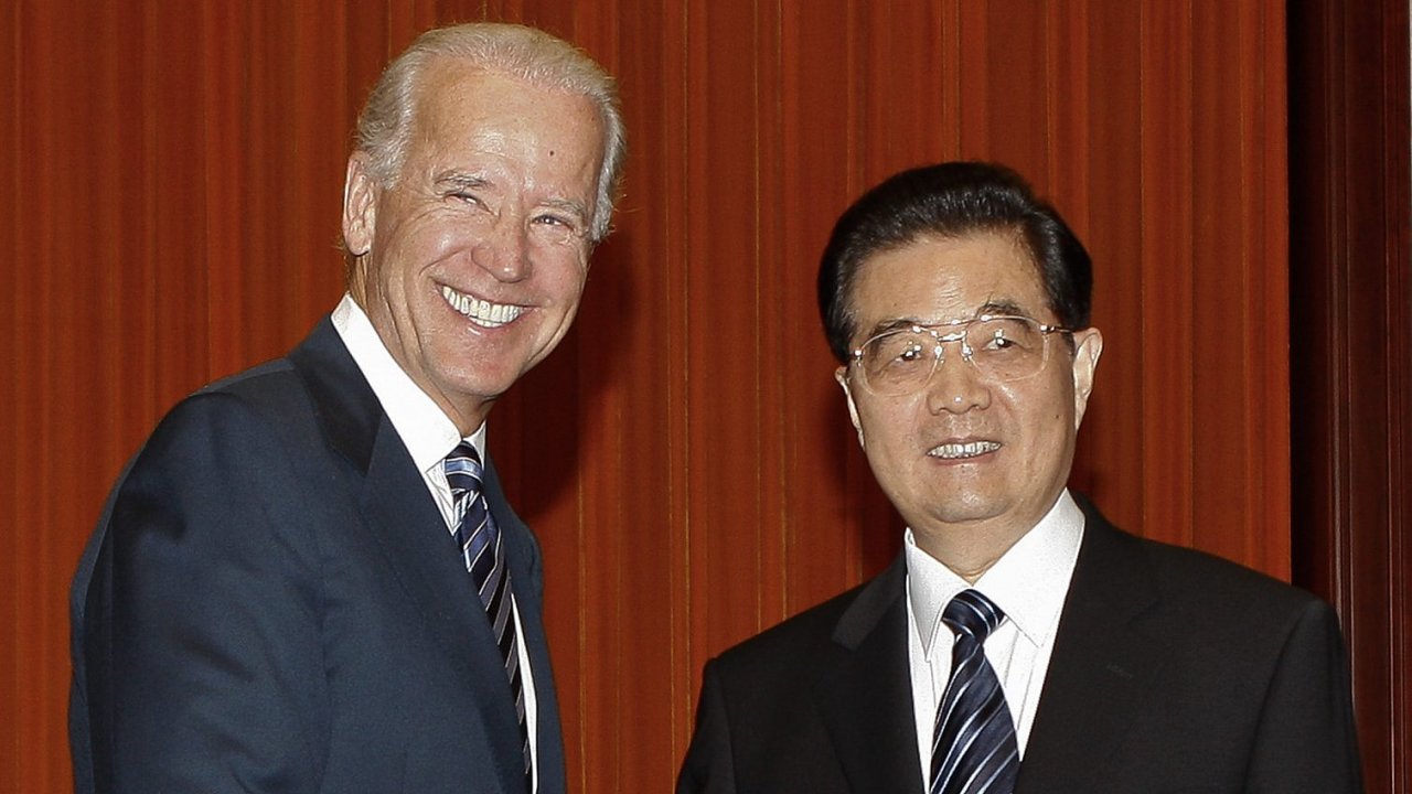 Americk viceprezident Joe Biden s nskm prezidentem Chu in-tchaem.