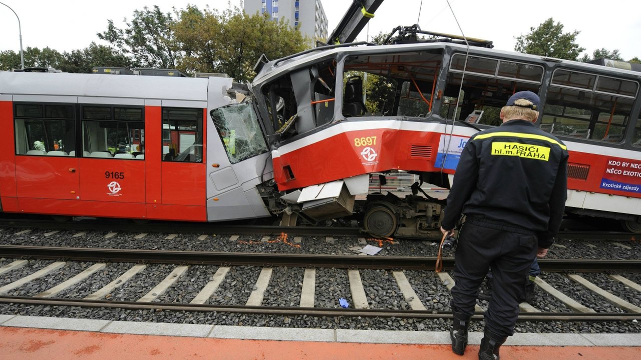 nehoda dvou tramvaj v Plzesk ulici v Praze