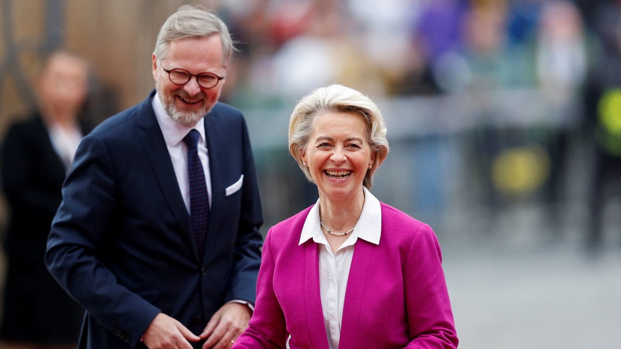 Premiér Petr Fiala a pøedsedkynì Evropské komise Ursula von der Leyenová pøed summitem v Praze.