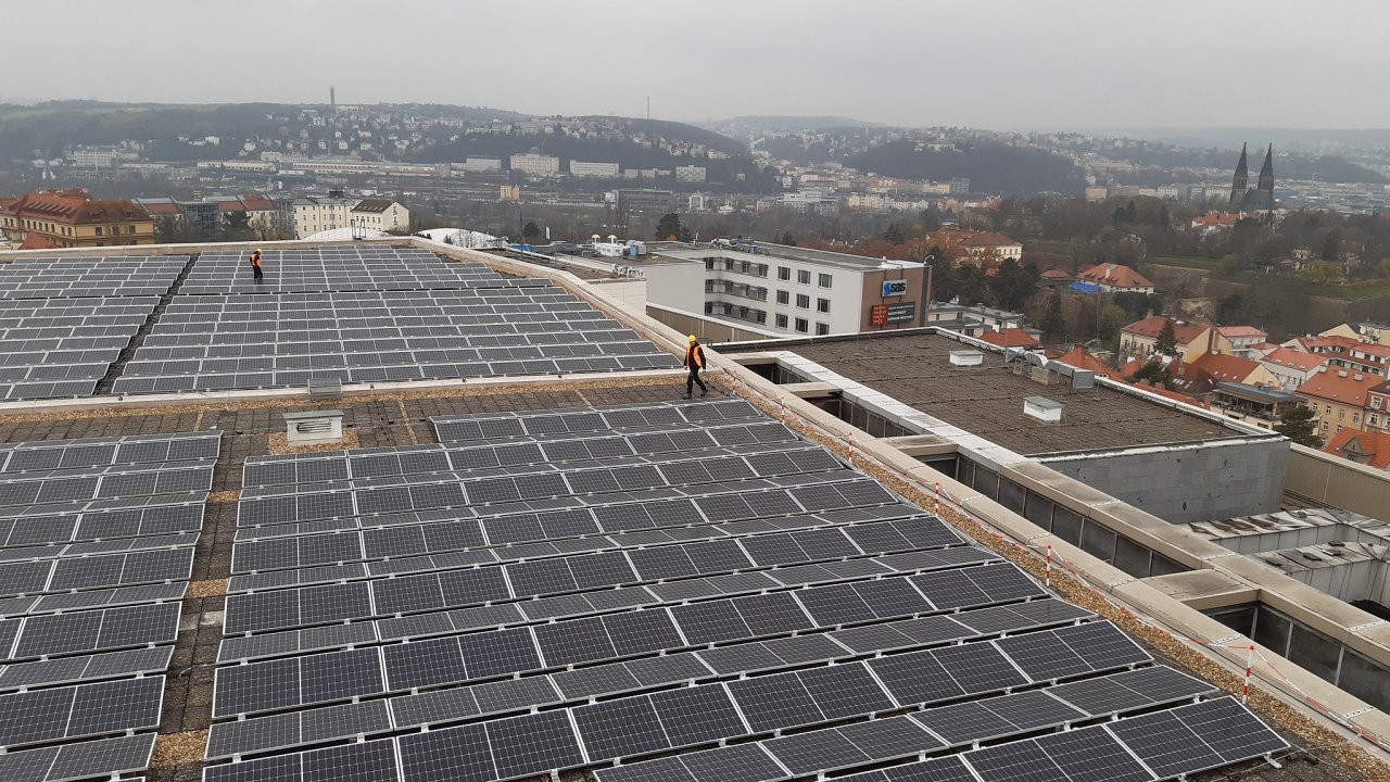Fotovoltaická elektrárna na Kongresovém centru Praha.