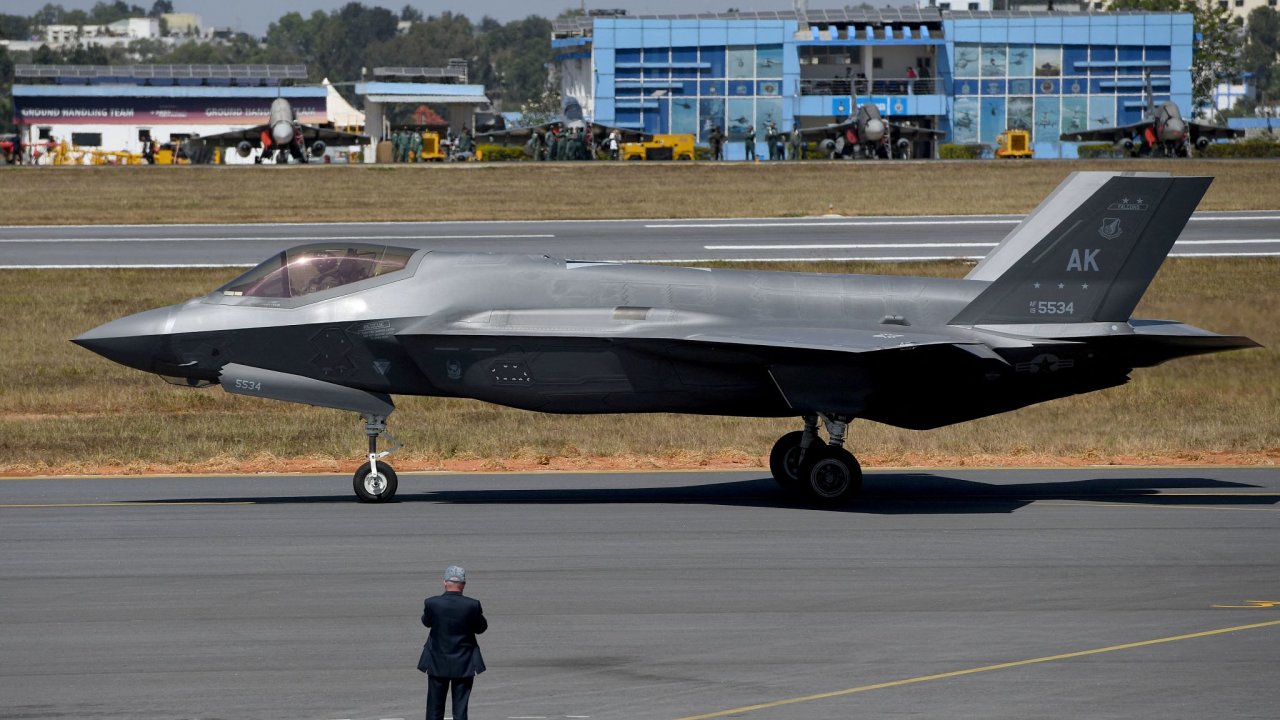 Pozen 24 letoun F-35 schvlila Fialova vlda v z 2023.
