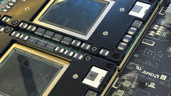 Čip pro umělou inteligenci řady AMD MI350.