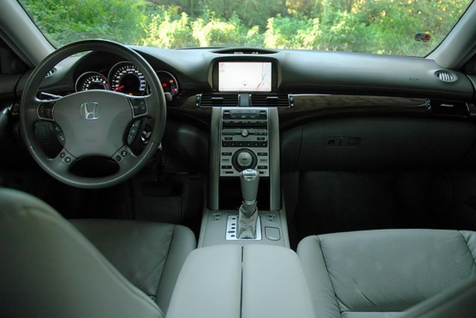 961320343_honda_legend_20_550x367_.jpg