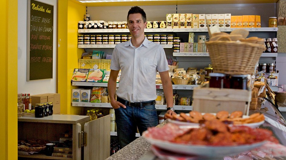 Jiøí Málek provozuje se spoleèníkem firmu, která prodává potraviny od èeských farmáøù.