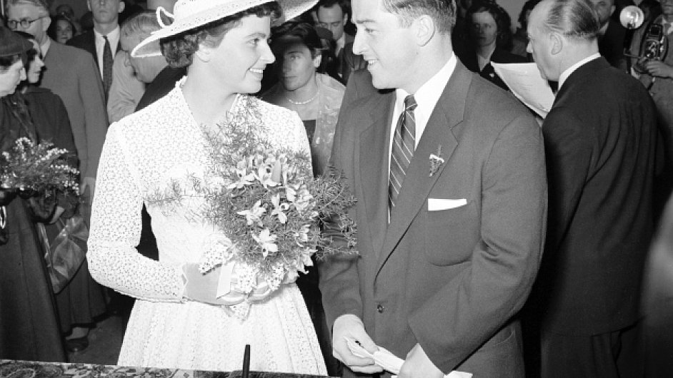 Svatba diska�ky Olgy Fikotov� s americk�m sportovcem Haroldem Connolym