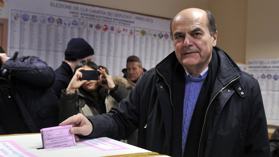 Pier Luigi Bersani u volebn urny