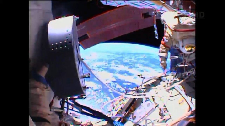 Rut kosmonauti Fjodor Jurichin a Alexandr Misurkin bhem vstupu do vesmru 16. ervence
