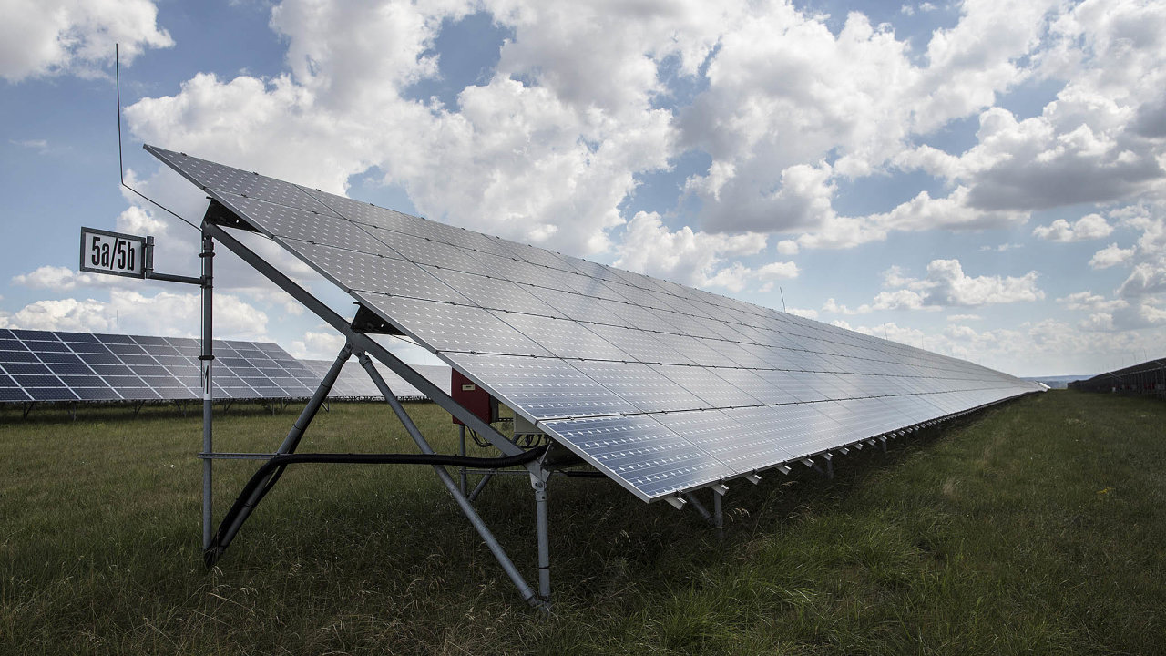 Èesko èeká další výstavba solárních elektráren a jiných obnovitelných zdrojù. S podporou chce být stát po zkušenostech ze solárního boomu z let 2009 a 2010 opatrnìjší.