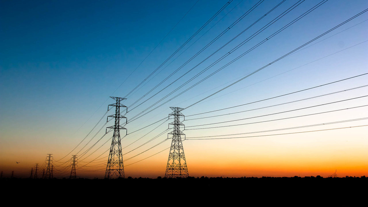 Elektøina na pøíští rok zlevnila jen za posledních šest mìsícù o více než ètvrtinu a prodávala se po dvou letech za ménì než 40 eur za megawatthodinu.