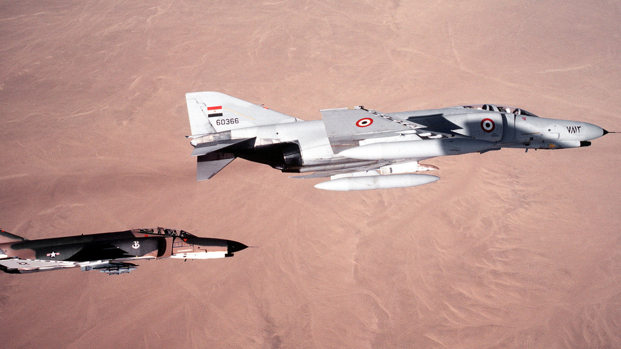 Letouny F-4 Phantom, ilustran foto