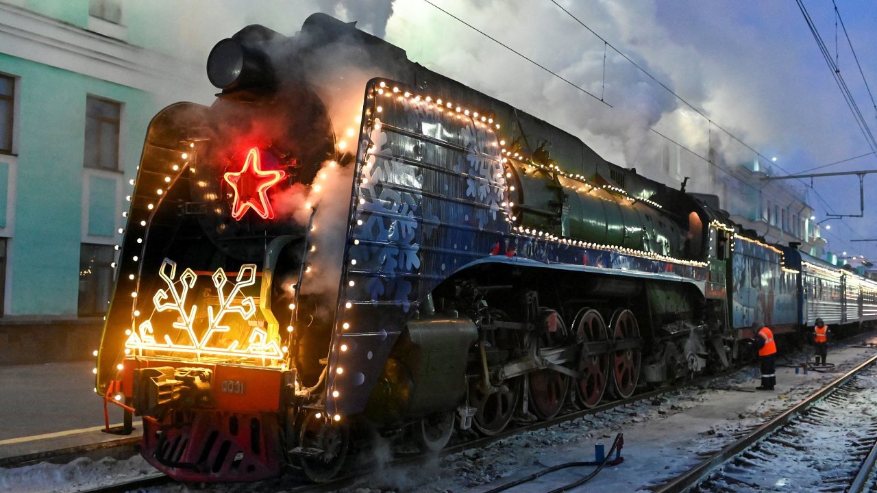 vlak, Dìda Mráz, Omsk, Rusko, Vánoce