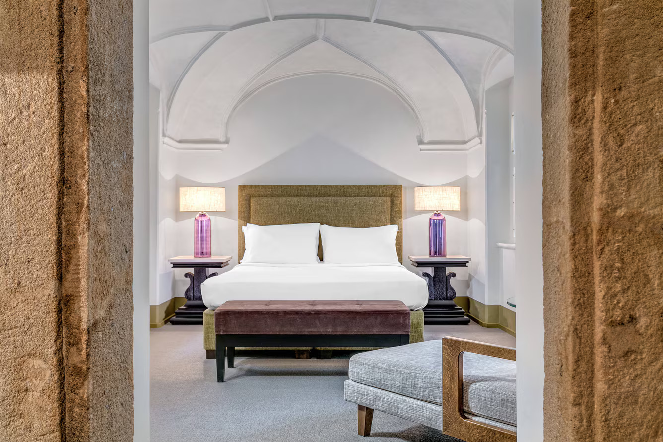 Hotel Augustine na Mal Stran je propojen s aktivnm klterem sv. Augustina z 13. stolet, kde ij mnii.