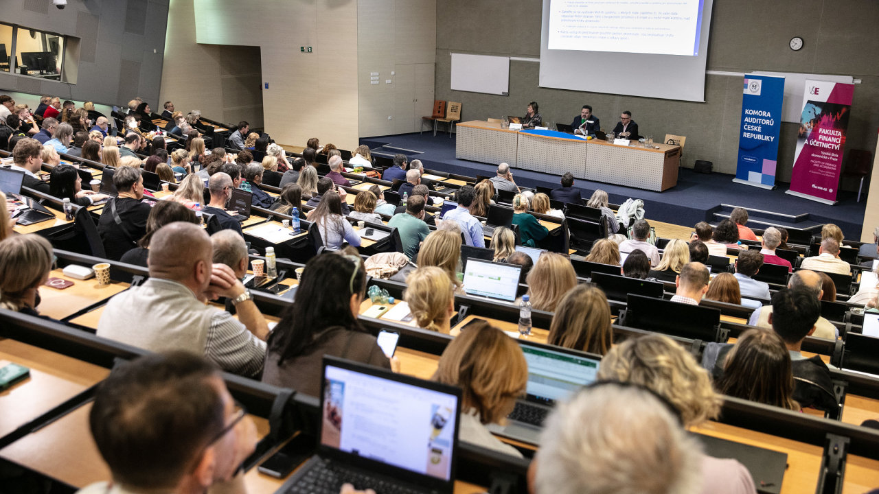 Na pd Vysok koly ekonomick v Praze se konala prvn Auditorsk konference.