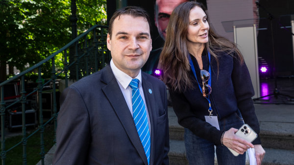 Macinka vládě zajistil evropské prvenství. A navíc odhalil, že on a Turek jsou buď neználci, nebo lidé, kteří nevěří v Česko