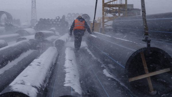 T�k&yacute; �ivot p�ist�hovalce. V�t&scaron;ina migrant� ze St�edn&iacute; Asie je zam�stnan&aacute; na pod�adn&yacute;ch stavebn&iacute;ch prac&iacute;ch, �&iacute;k&aacute; moskevsk&aacute; novin&aacute;�ka Albina Osmolovsk&aacute;