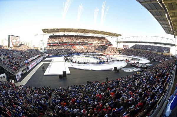 Tak slavilo Toronto: Matthews hrdinou Centennial Classic, Pol&aacute;k p�i&scaron;pendlil soupe�e