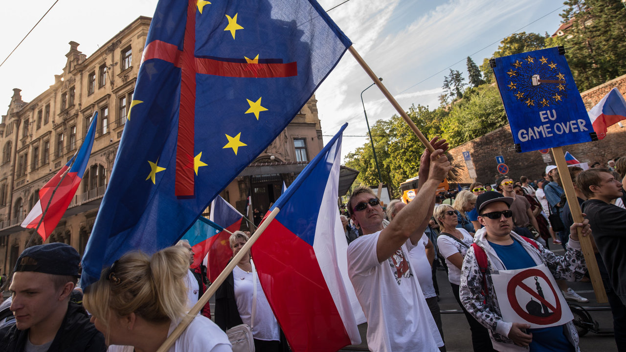Praha, demonstrace proti EU