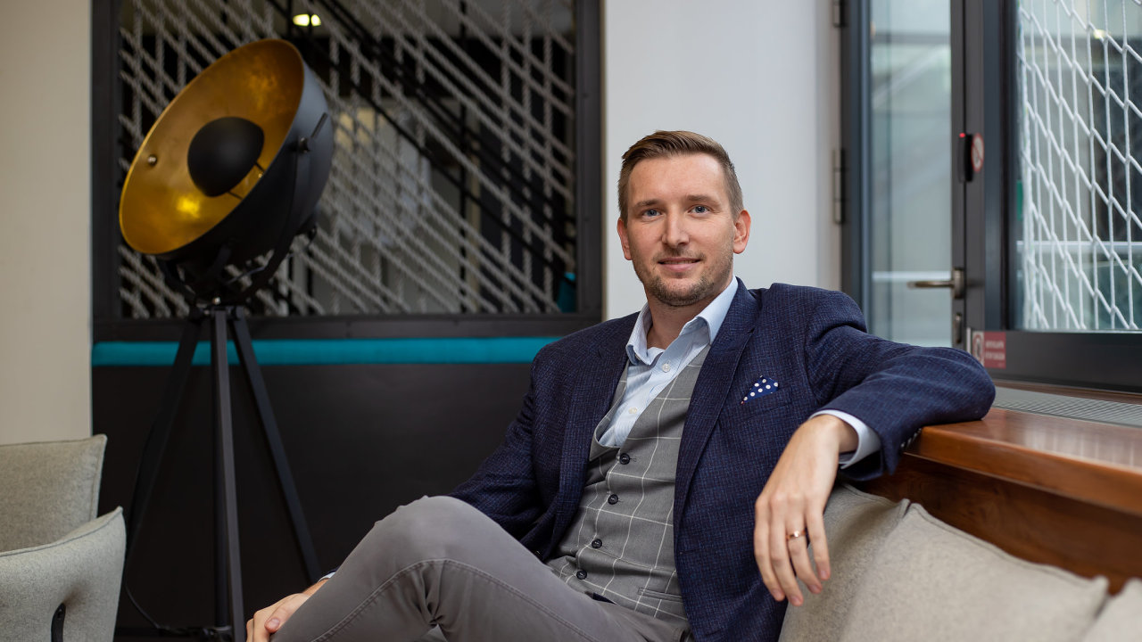 Kdy jsme v roce 2008 zanali, byl rozdl mezi krabicovmi eenmi a tmi na mru obrovsk, jako moe nebo rozvodnn eka, dnes je to potok, kter snadno pekrote, k Ondej Buben.