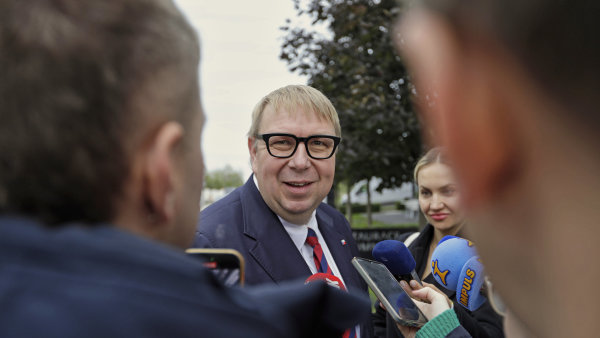 Vládní přilepšení důchodcům vyjde v budoucnu draho, spočítalo ministerstvo. Na připomínky dalo ostatním jen 10 dnů