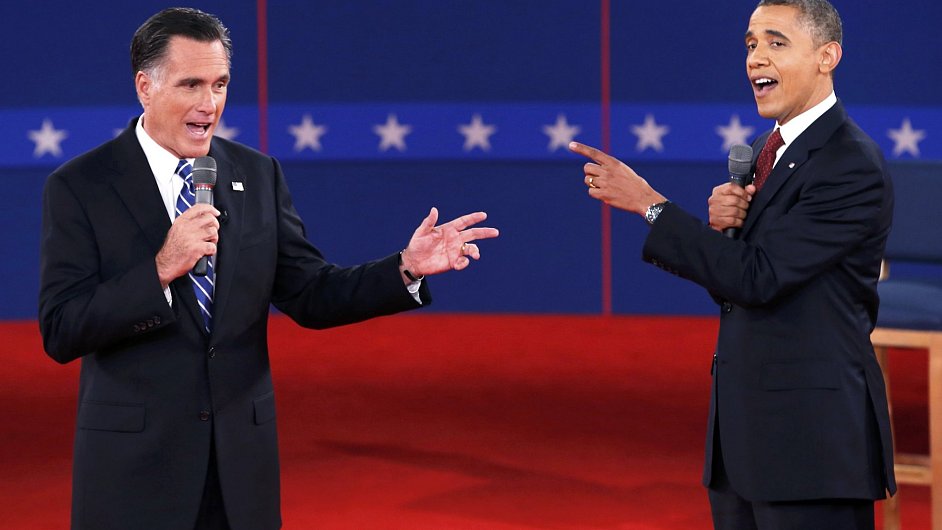 Barack Obama (vpravo), Mitt Romney (vlevo)