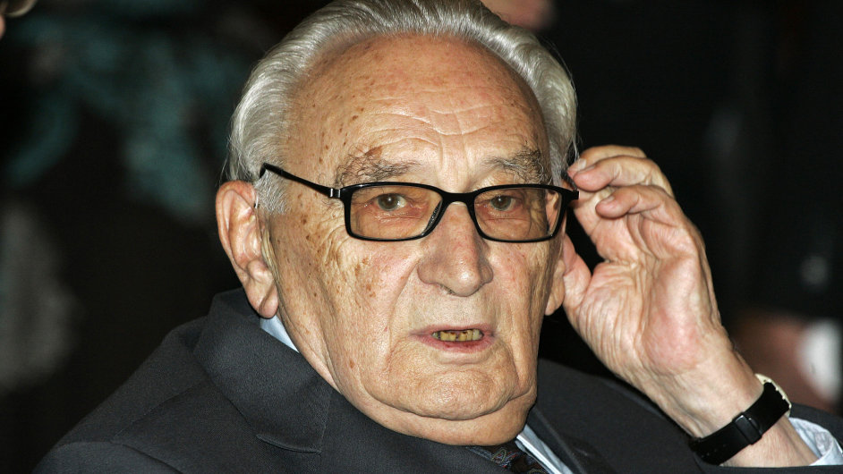 Ve vku 93 letech zemel nmeck socilndemokratick (SPD) politik Egon Bahr. Na fotografii z roku 2007.