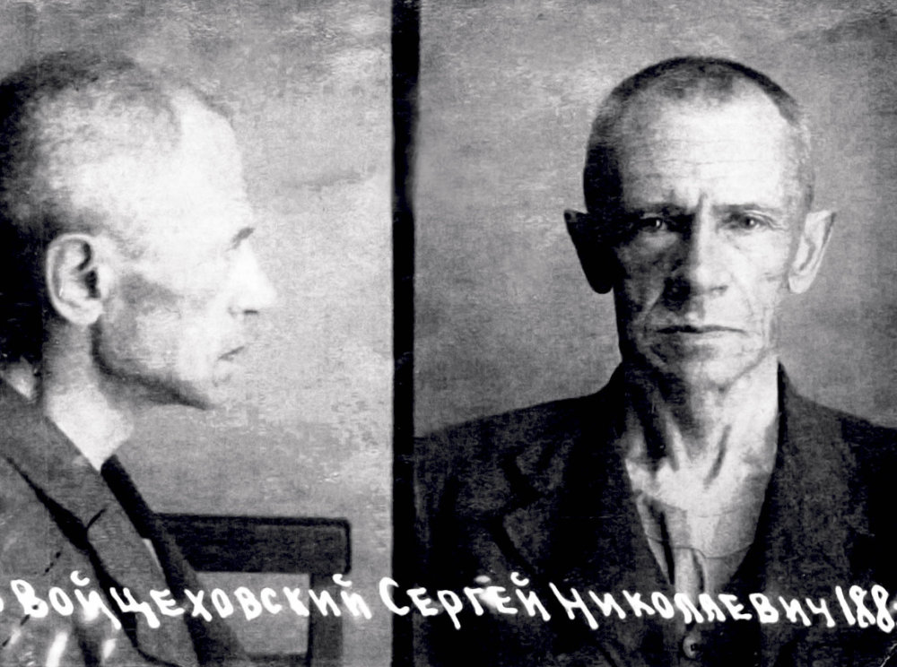 Generál československé armády Sergej Vojcechovský s T. G. Masarykem na cvičení na Moravě (1927) a jako vězeň v gulagu (po roce 1945) Generál československé armády Sergej Vojcechovský s T. G. Masarykem na cvičení na Moravě (1927) a jako vězeň v gulagu (po roce 1945)