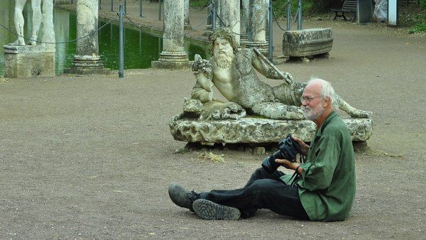 Josef Koudelka se v�dy p�edev&scaron;&iacute;m sna�il b&yacute;t co nejbl&iacute;� dobr&eacute; fotce.