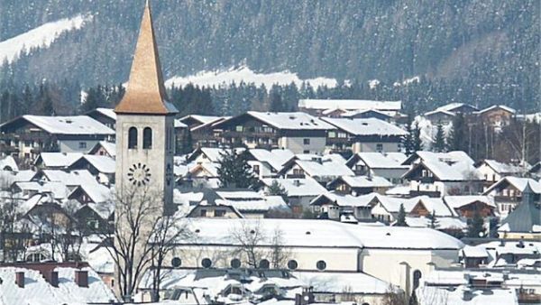 Rakousk&eacute; m�ste�ko hled&aacute; poustevn&iacute;ka. Bude bez internetu a topen&iacute;, odm�nou je kr&aacute;sn&yacute; v&yacute;hled