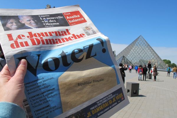 Hlasujte, vyzval na své titulní stránce týdeník Journal du Dimanchce volie. Obavy z nízké volební úasti se zatím nepotvrdily.