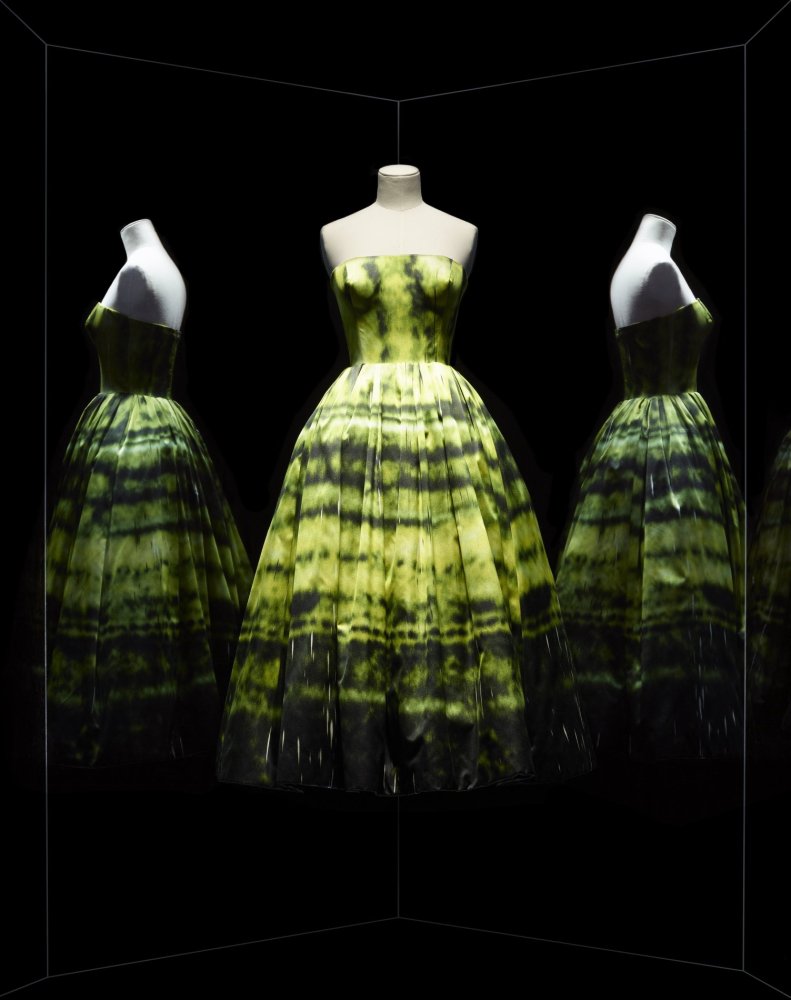 DIOR ROBE HC AH12 CREDITS PHOTO NICHOLAS ALAN COPE