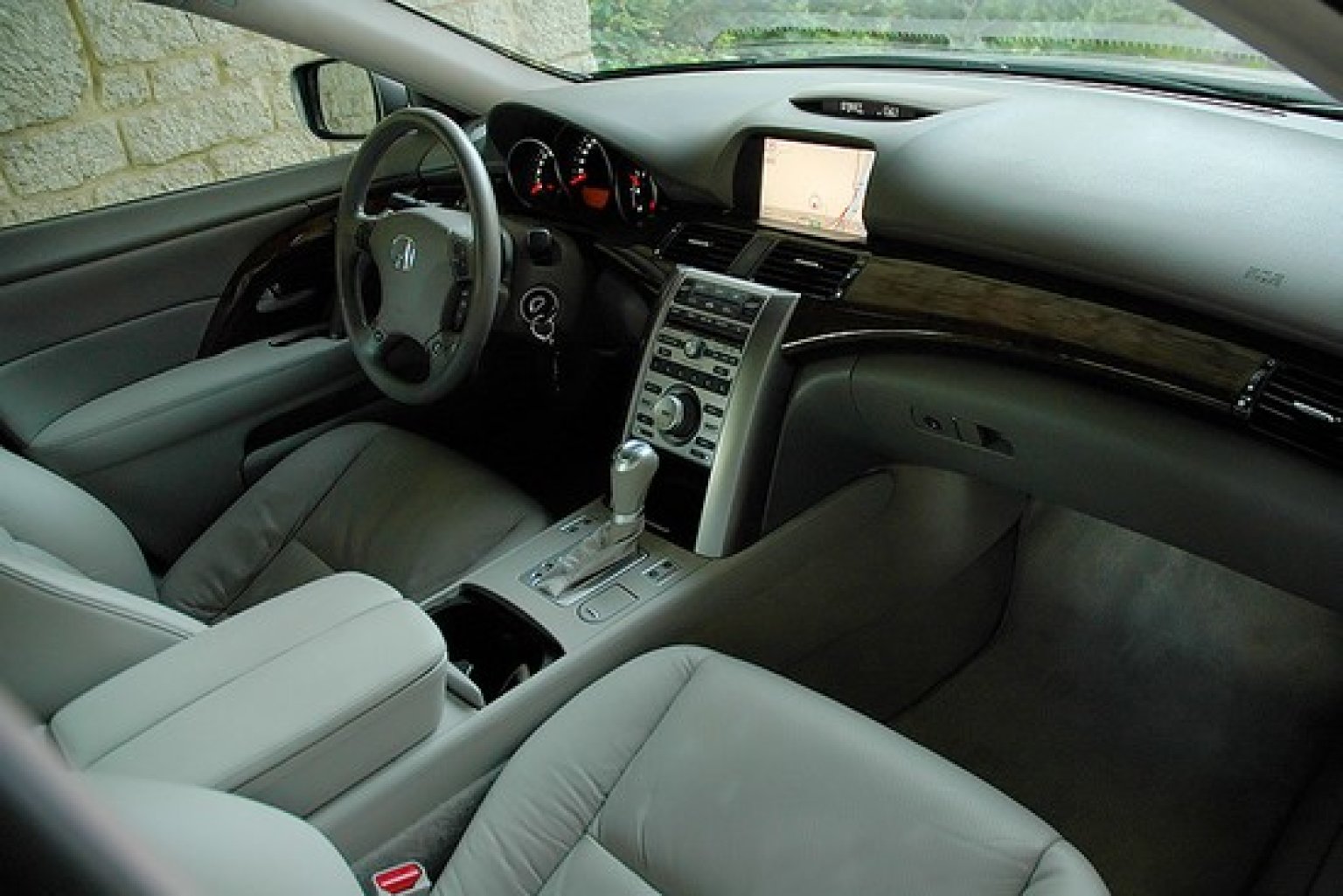 961320343_honda_legend_22_550x367_.jpg