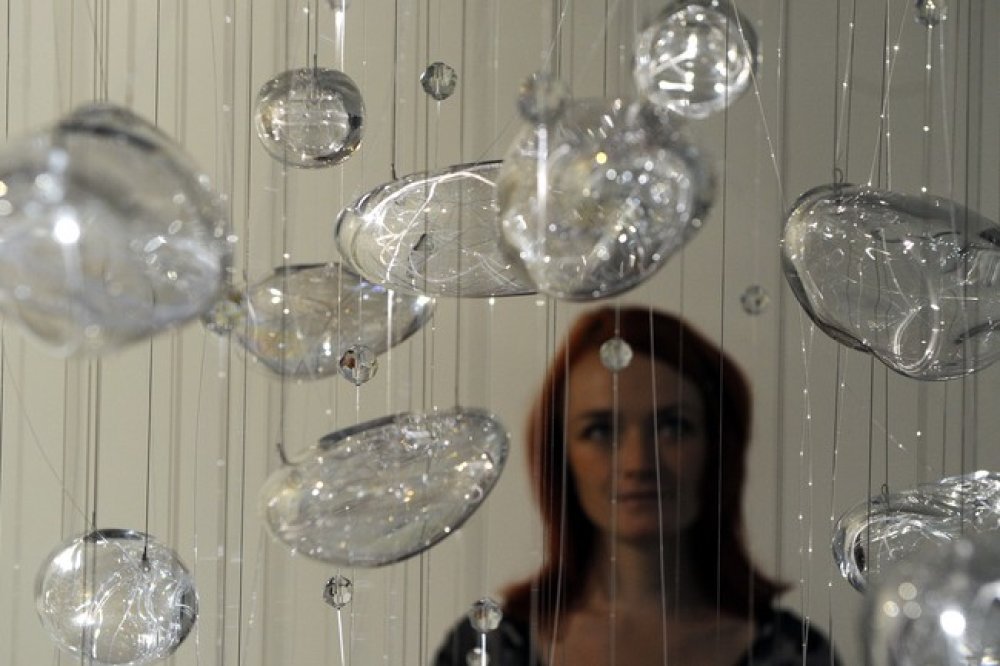 designblok Skleněné objekty Silver bullet od autora Leoše Smejkala.