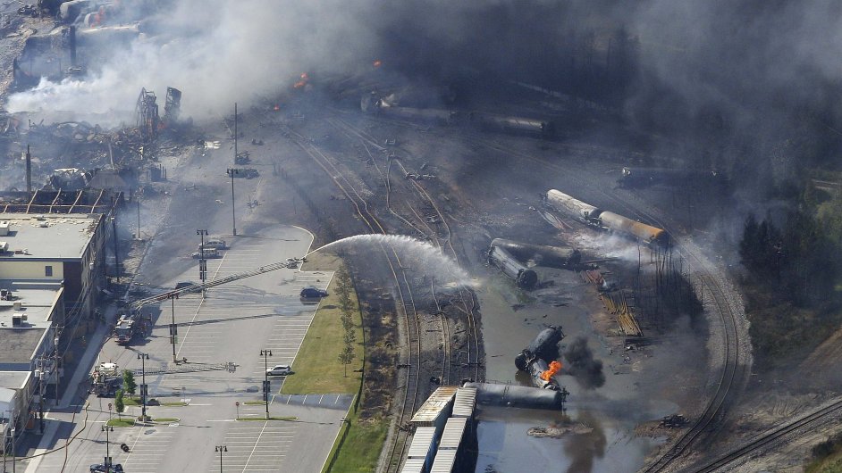 Exploze po nrazu vlaku v Kanad