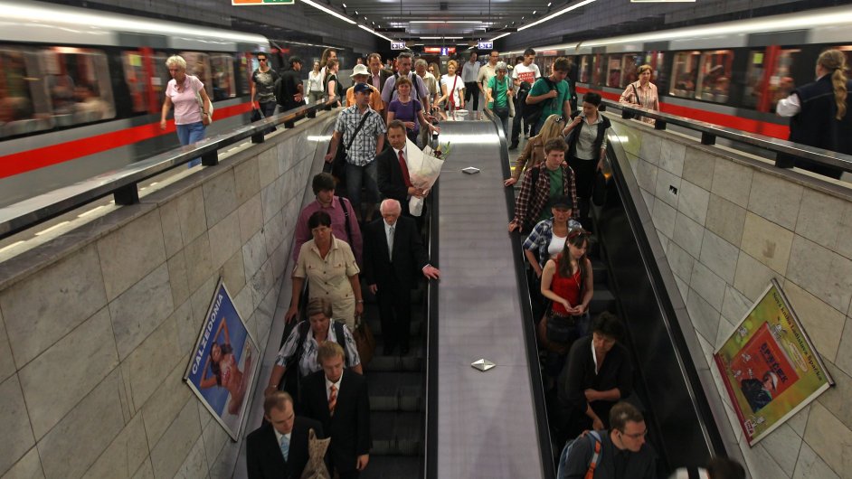 Eskaltory v metru, ilustran foto