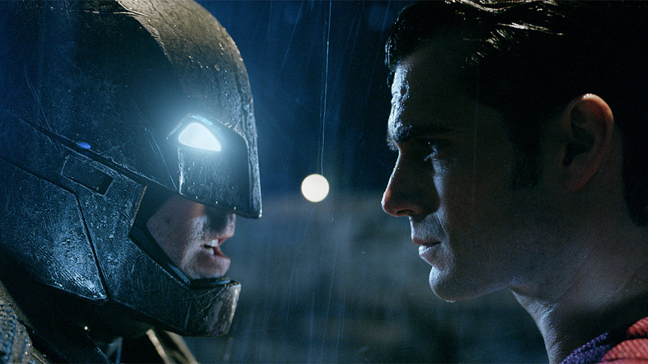 Film Batman v Superman: svit spravedlnosti od tvrtka promtaj tak esk kina.