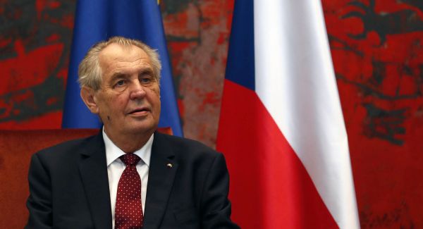 Prezident Miloš Zeman plánuje zastavit stíhání premiéra Andreje Babiše (ANO) v kauze dotace na stavbu Farmy apí hnízdo, pokud by bylo obnoveno.