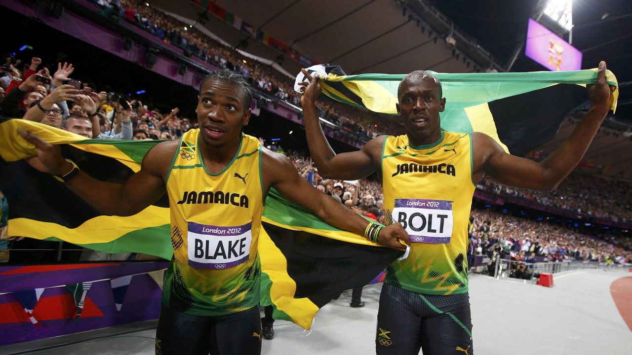 Yohan Blake a Usain Bolt slav po finle 100 m v Londn 2012