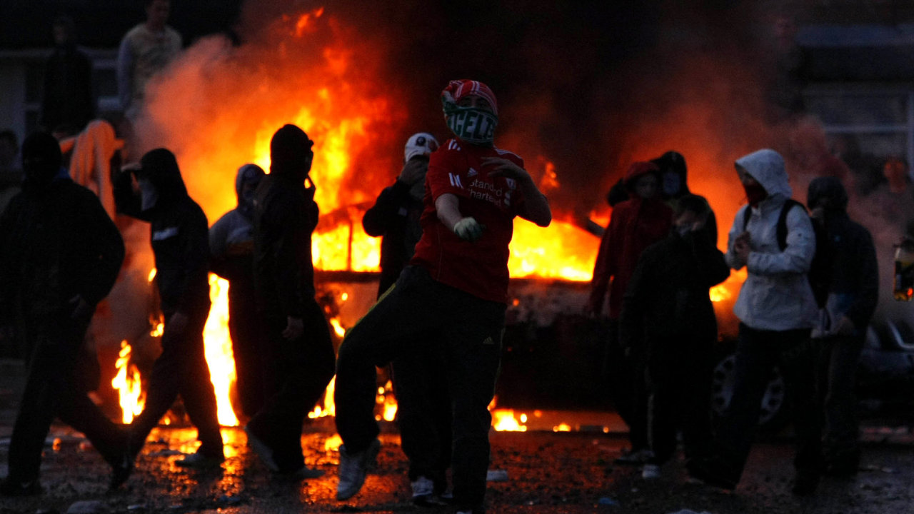 Nepokoje v Belfastu