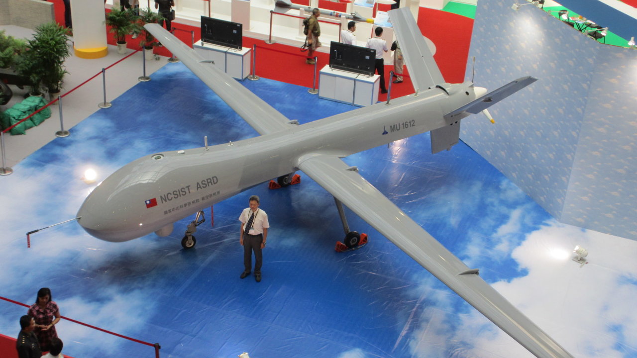 Dron vyvinut tchajwanskm Nrodnm institutem vdy a technologie, instituc srovnatelnou s americkou Agenturou ministerstva obrany pro pokroil vzkumn projekty.