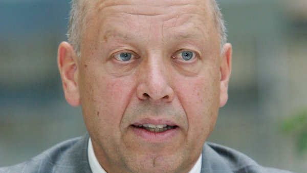 Šéfové německých firem kolem AfD opatrně našlapují. Mlékárenský baron Theo Müller má ale jasno. Krajně pravicová partaj je mu blízká