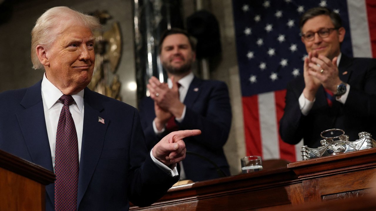 Rozumět Trumpovi. Americký prezident často říká opak toho, co tvrdil ještě nedávno. Ohledně války na Ukrajině je ale poslední dobou konzistentní.