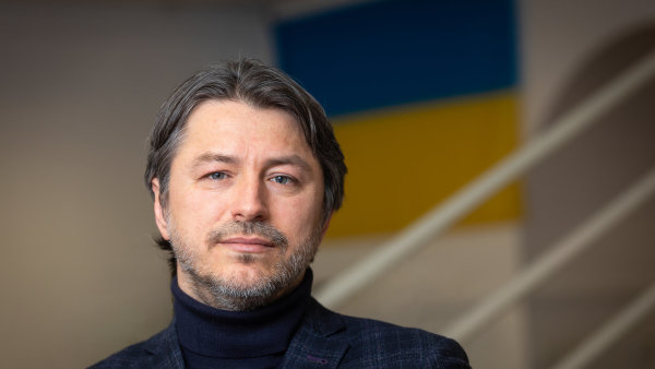 Od diplomacie nic nečekám, proto podporuji naši armádu, bojujeme o přežití, říká populární Ukrajinec, který koupil vojákům i satelit