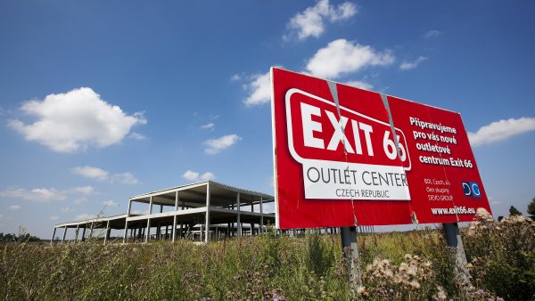 Rozestav�n� skelet outletov�ho centra EXIT 66 developersk� firmy Devo Group v...