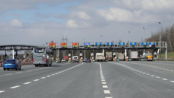 Dálnice A4 v Polsku, úsek Krakov - Katovice - 4. dubna 2023, mýtné brány na...