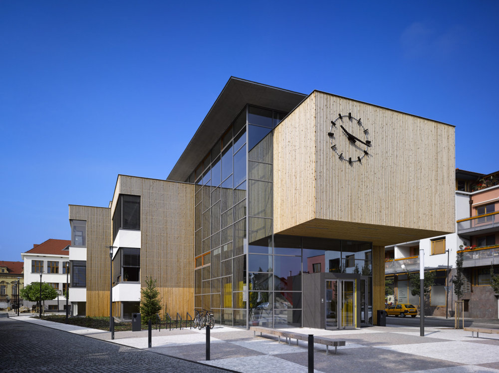 Základní škola v Dobřichovicích / Šafer Hájek architekti (2014)