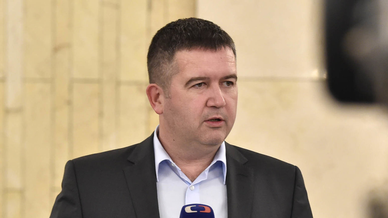 Ministr vnitra a šéf ČSSD Jan Hamáček se kvůli kauze dětí bez doprovodu dostal pod tlak veřejnosti, když se ukázalo, že jeho úřad nereagoval na zářijovou prosbu Řecka o pomoc