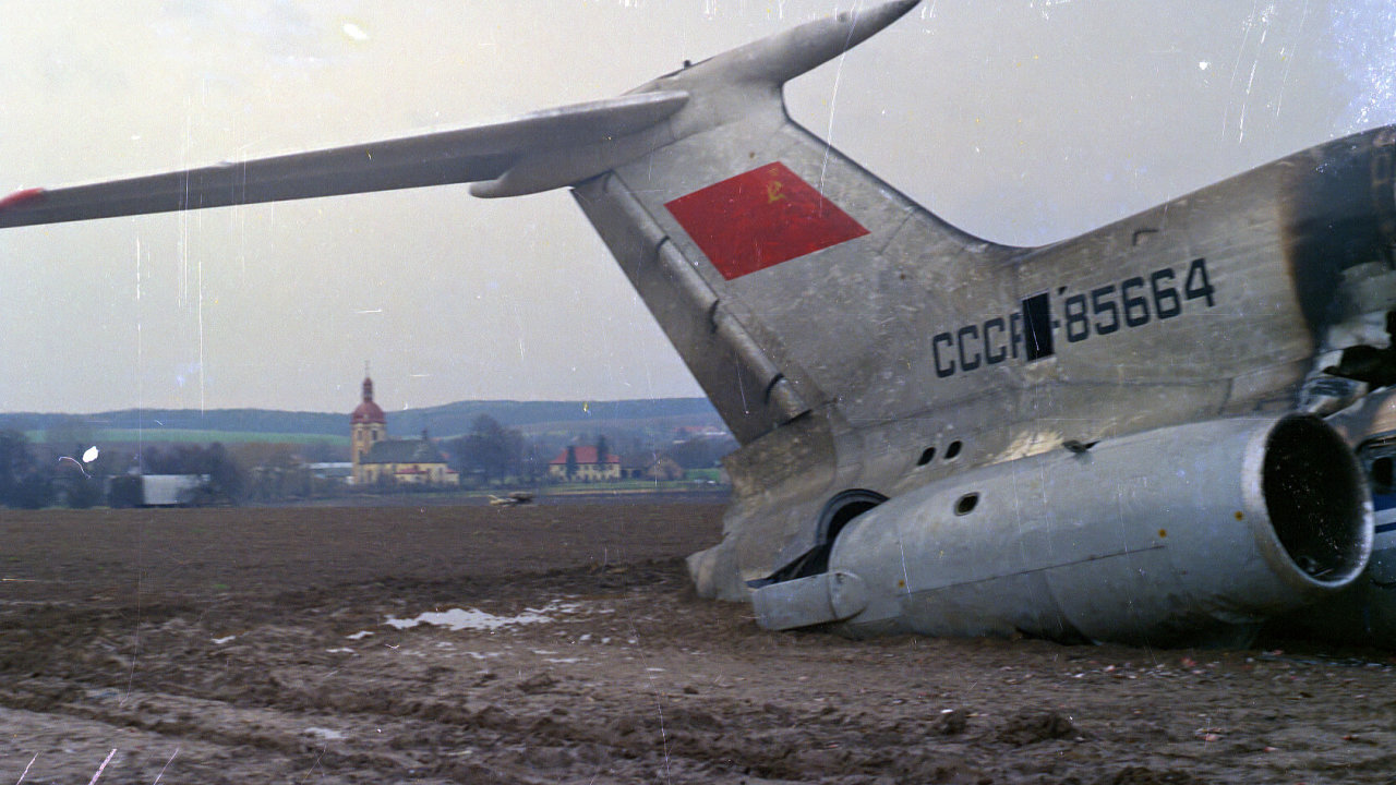 Havrie letounu TU-154 u Dvora Krlov nad Labem 17. listopadu 1990.